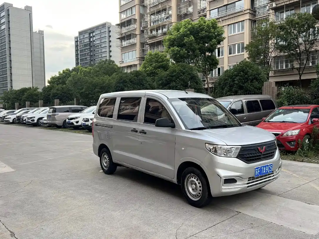 Photo 2 - Wuling Motors Wuling Hongguang V