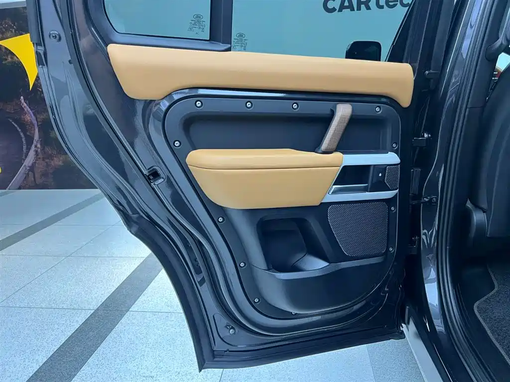 Land Rover Defender 2024 110 3.0T P400 X-DYNAMIC HSE фото 29