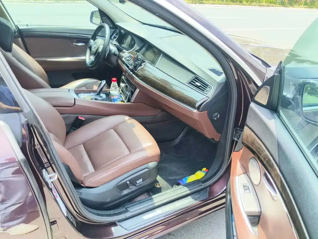 BMW 5 Series GT 2015 2014 528i Leading