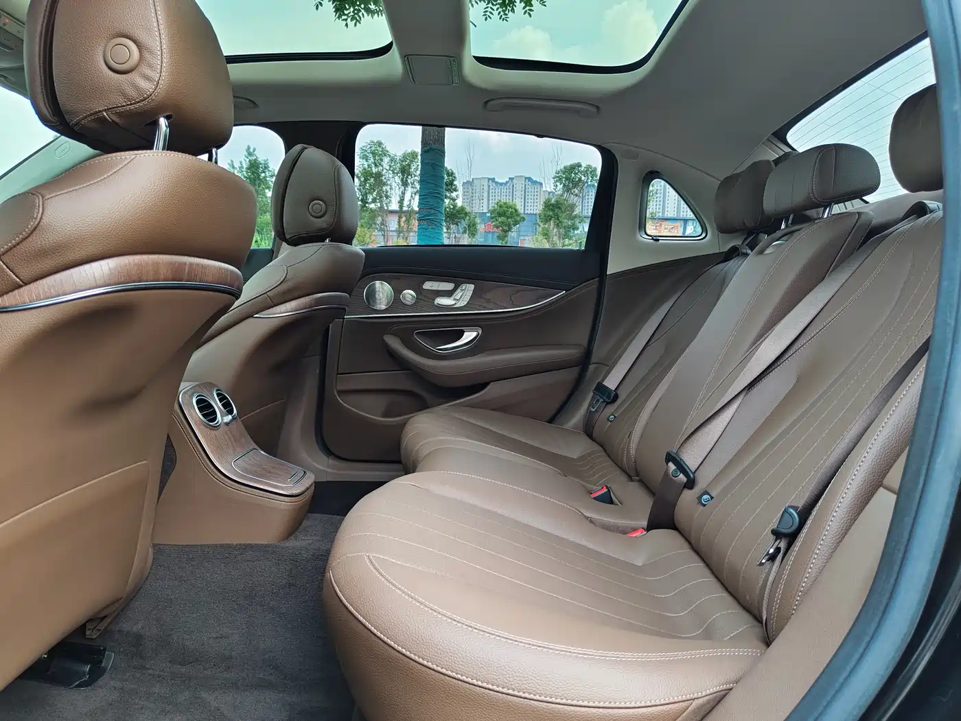 Mercedes-Benz E-Class 2022 Second Facelift E 300 L Luxury фото 24
