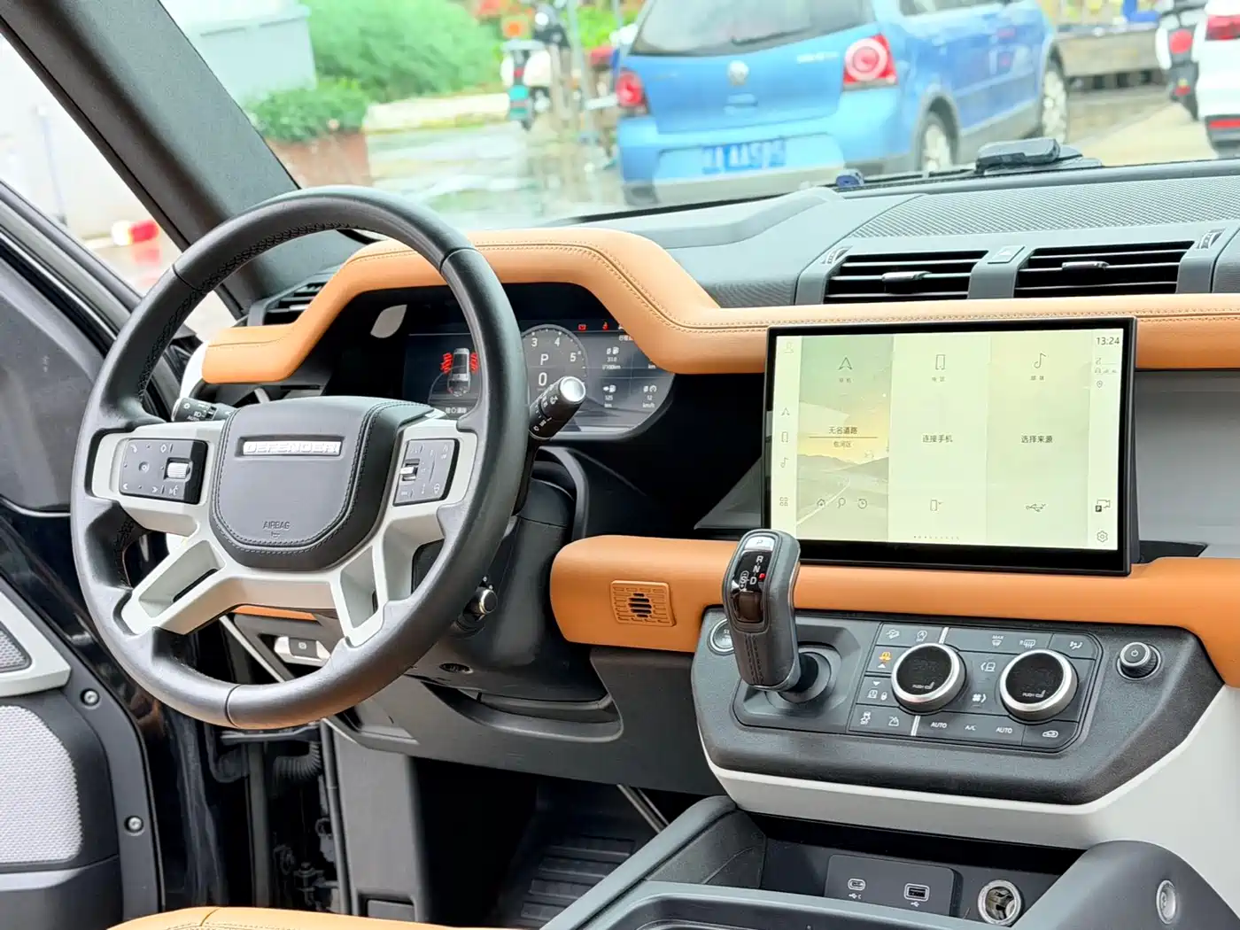 Land Rover Defender 2023 Model Year 130 3.0T P400 HSE фото 8