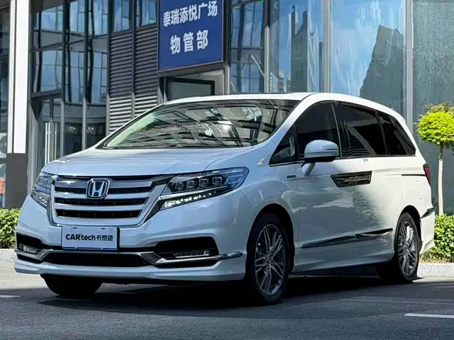 Honda Elysion 2.0L, Гибрид, Люкс