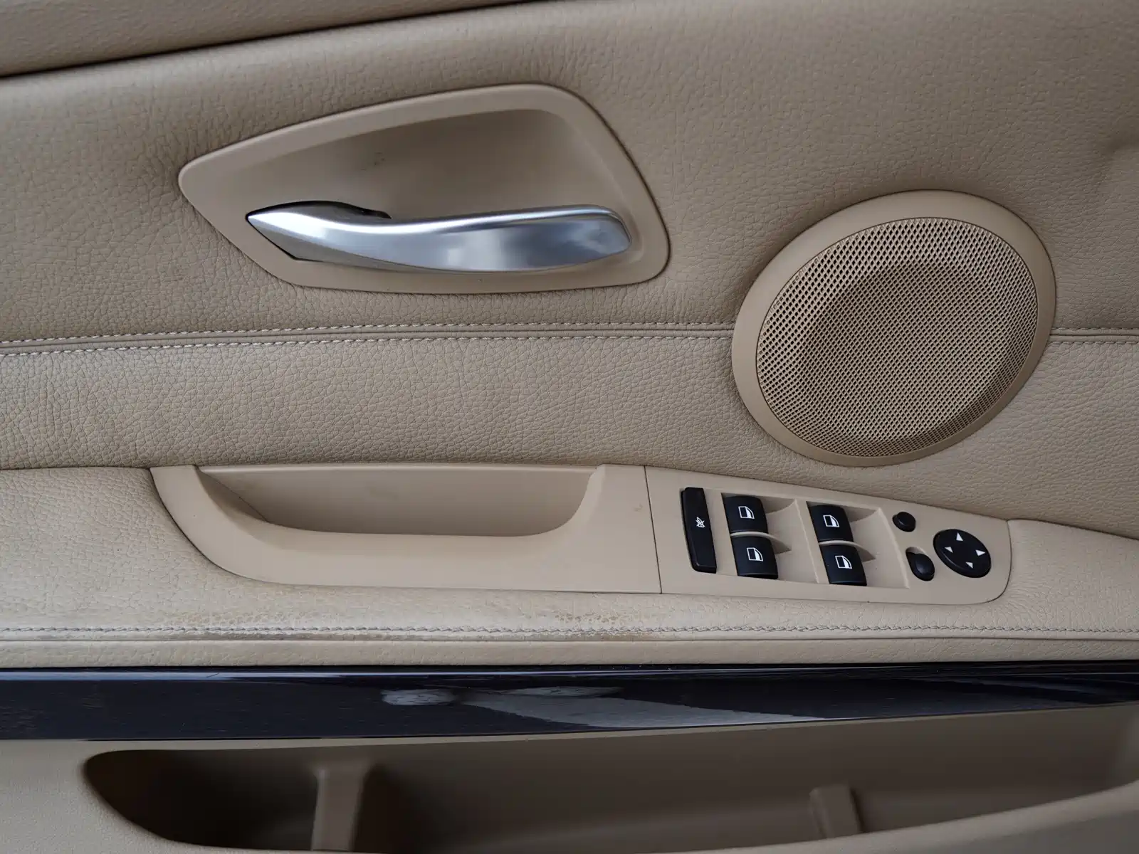 Photo 16 - BMW 3 Series