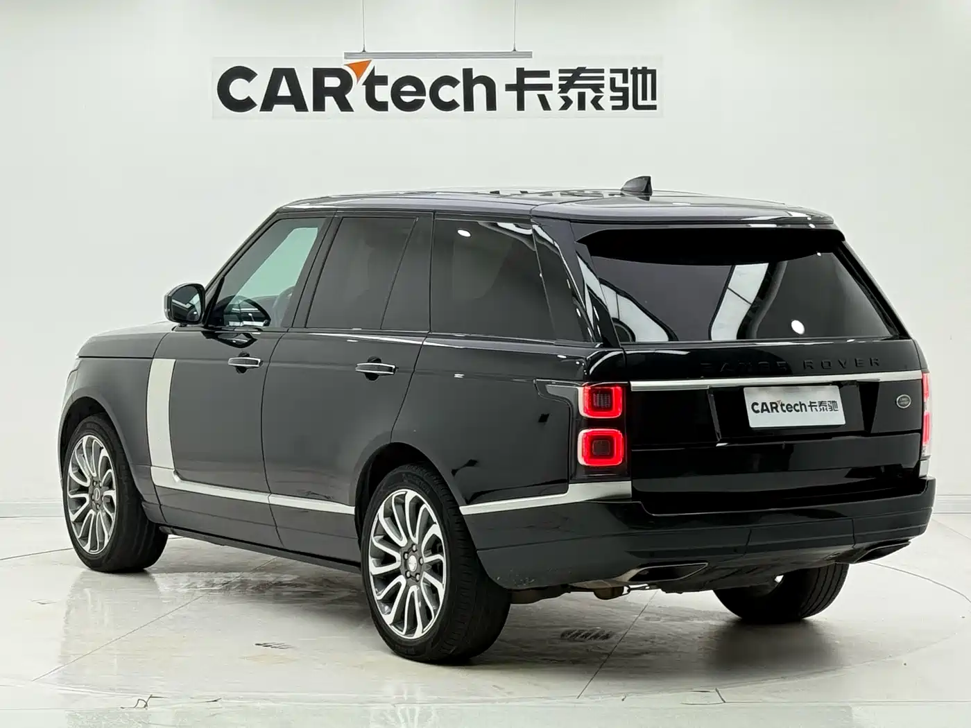 Land Rover Range Rover 2021 3.0 L6 Golden Age Edition фото 2