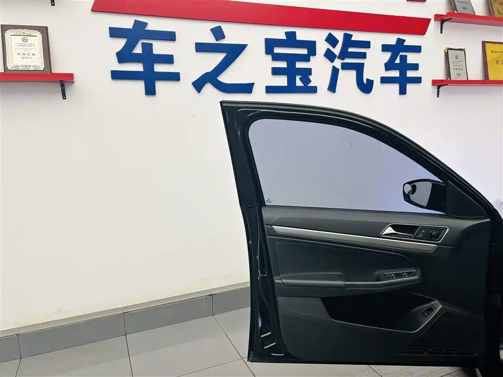 Volkswagen Lavida 2017 230TSI DSG Comfort Edition фото 20