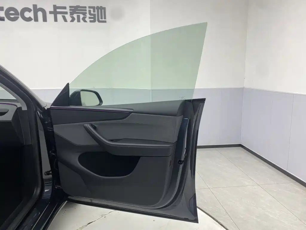 صورة 25 - Tesla Model Y