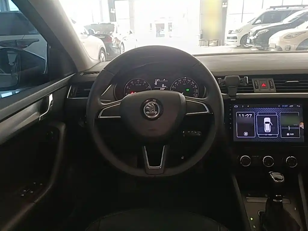 Škoda Octavia 2017 Classic 1.6L Automatic Comfort фото 11