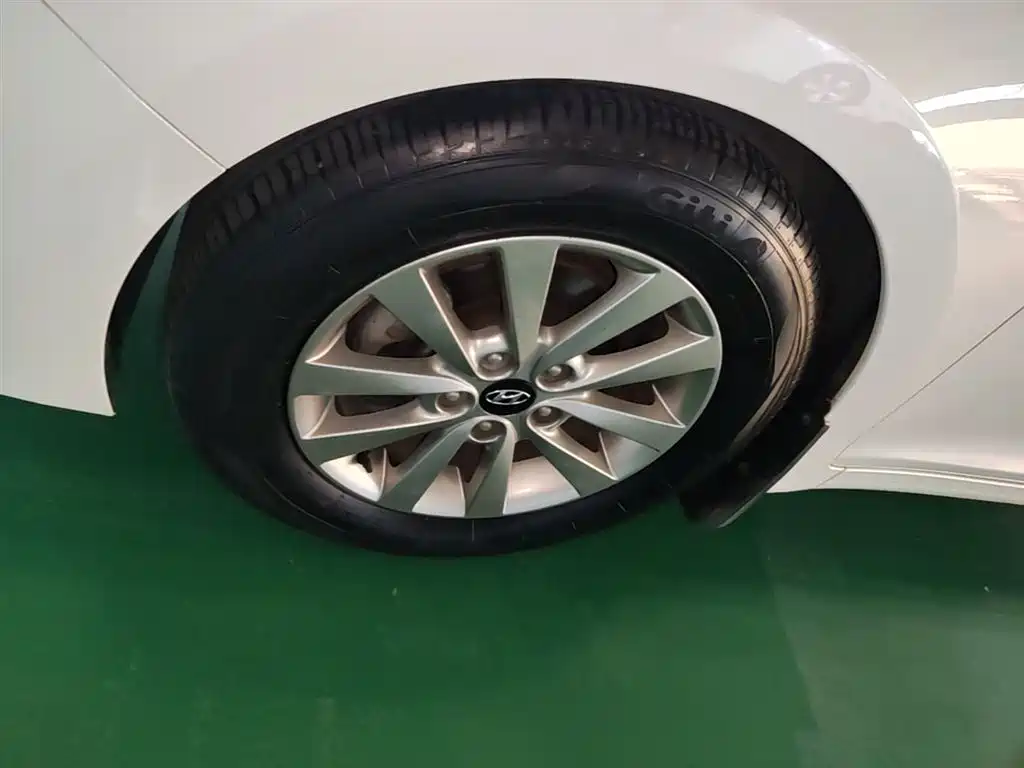 Hyundai Mistra 2014 1.8L Auto Smart GLS фото 23