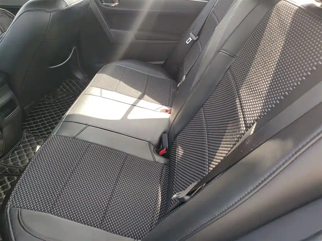 Toyota Corolla 2018 1.2T S-CVT GL Smart Edition фото 13