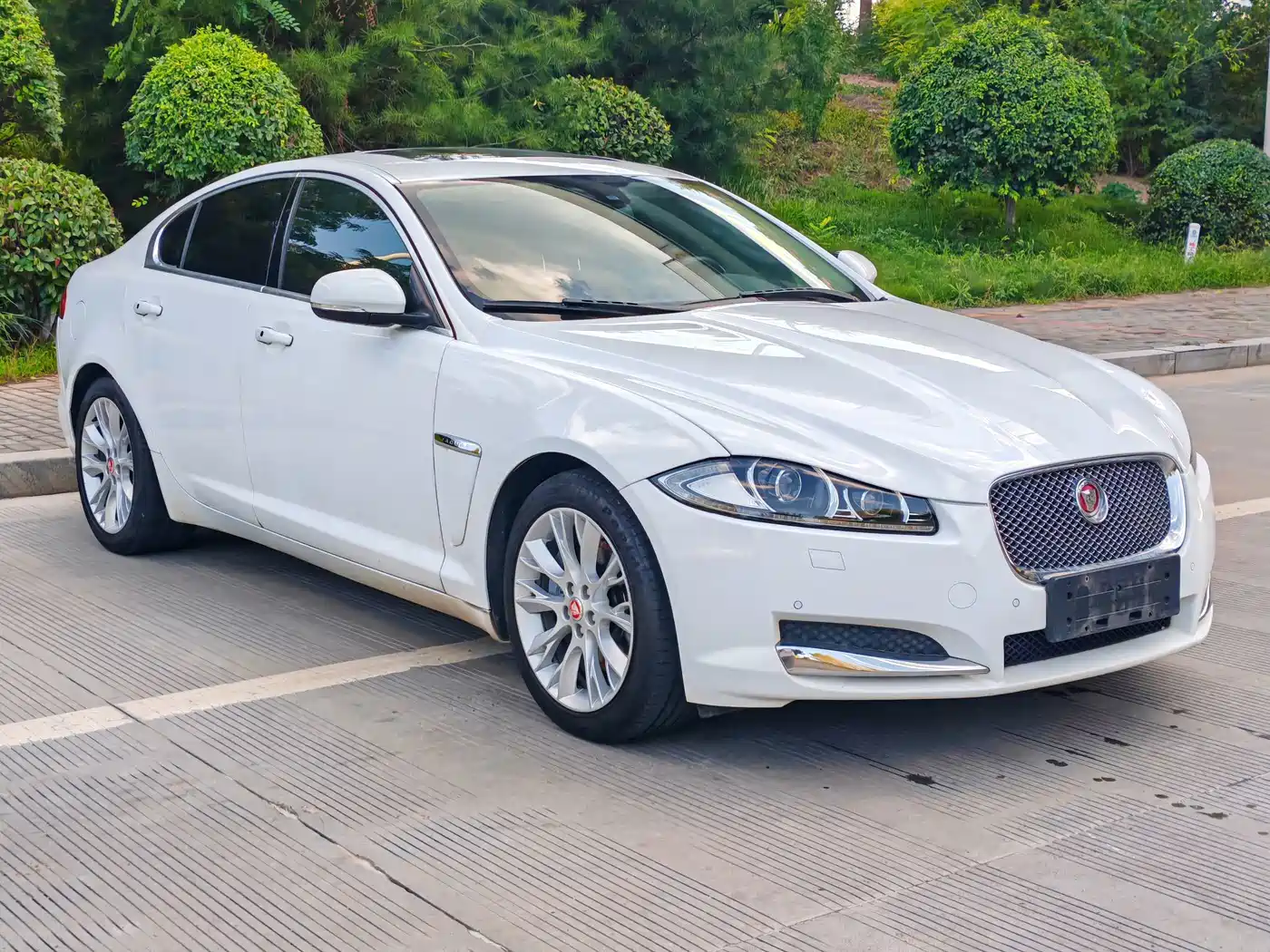 Jaguar XF 2015 2015 XF 2.0T Luxury Edition