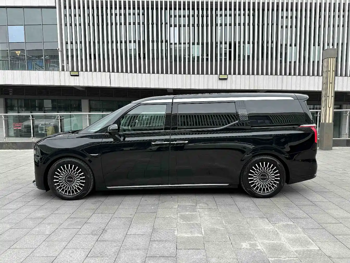 ZEEKR EXTREME KRYPTON 009