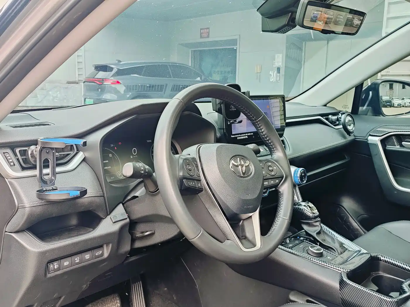 Toyota Wildlander 2023 Hybrid 2.5L E-CVT AWD Premium Edition фото 9