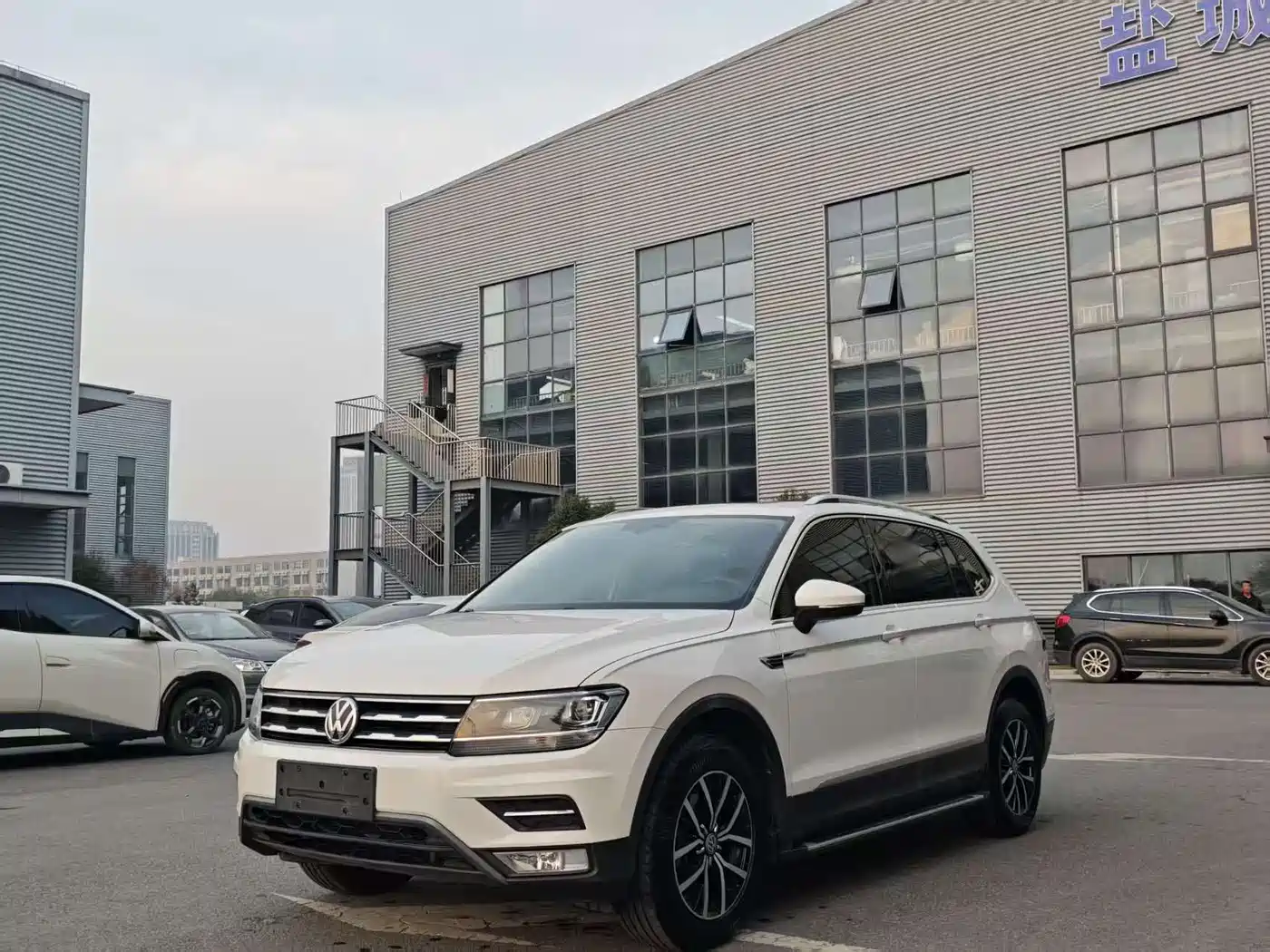 Volkswagen Tiguan L 2017 330TSI Automatic 2WD Luxury Edition