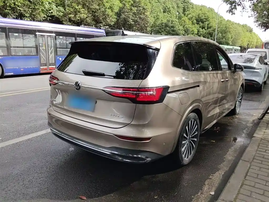 Volkswagen Viloran 2020 380TSI Premium фото 7