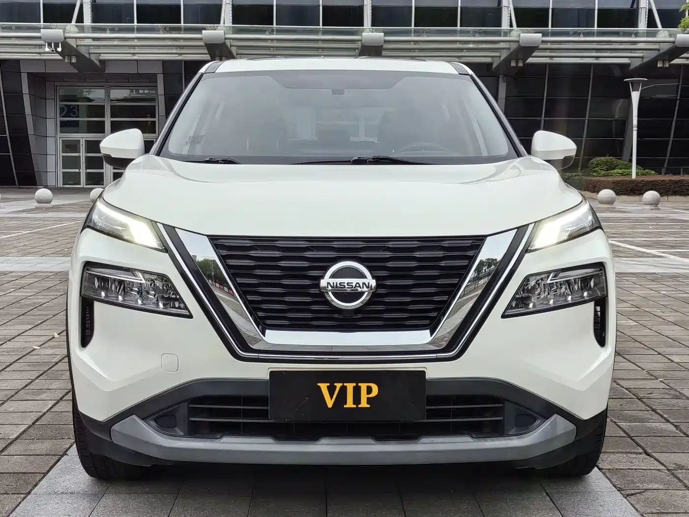 Photo 2 - Nissan X-Trail