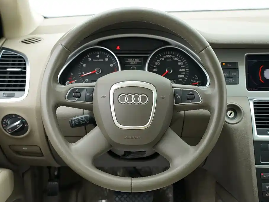 Audi Q7 2011 2011 3.0 TFSI Technology (245kW)