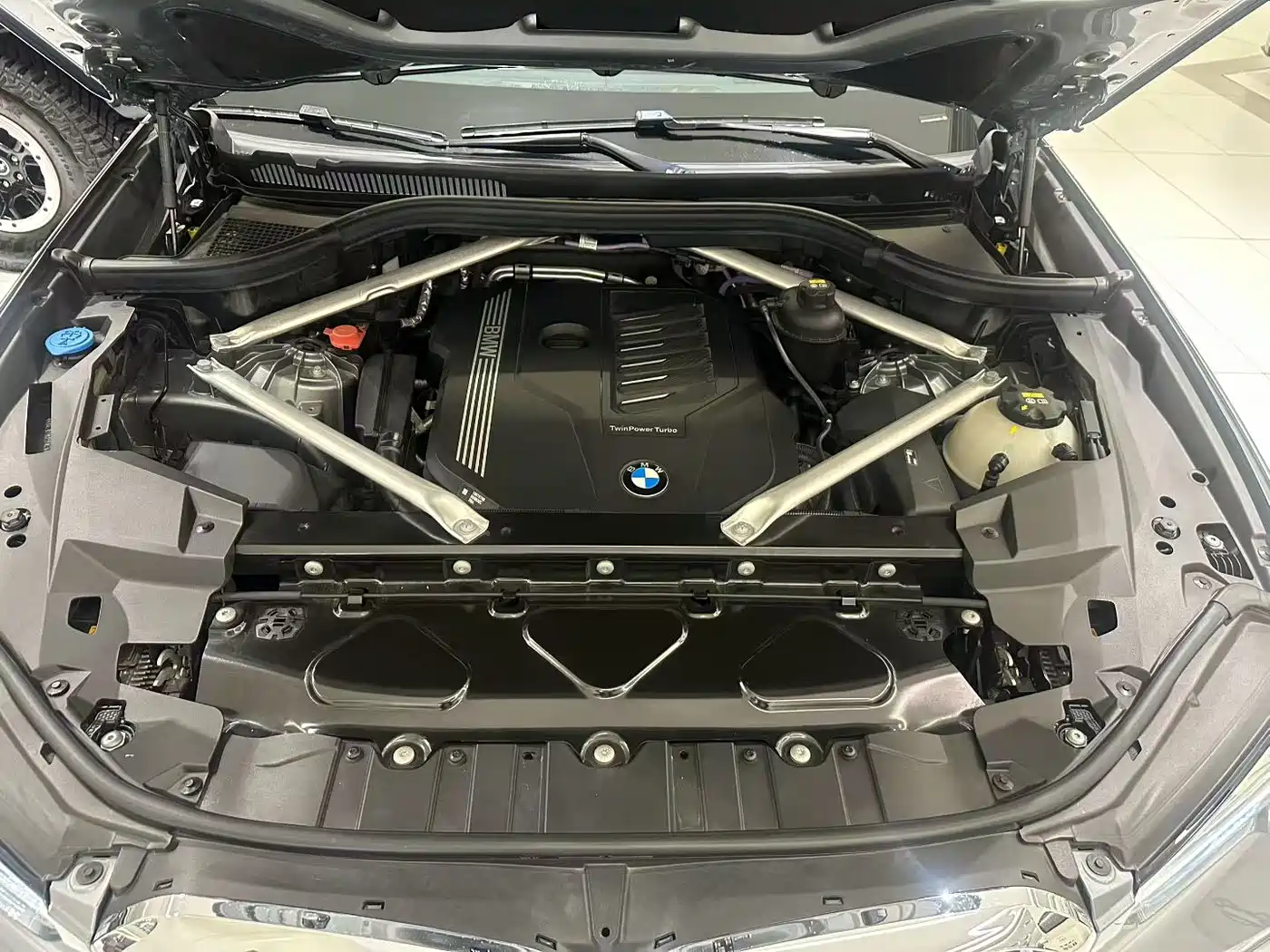 BMW X5 2022 Model xDrive 40Li M Sport Package фото 18