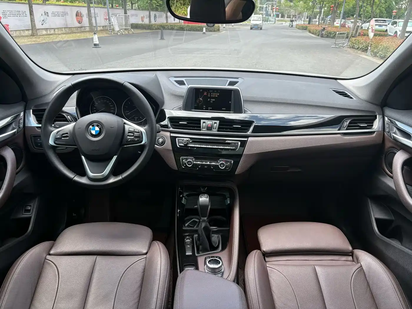 BMW X1 2016 sDrive20Li Luxury Model фото 9