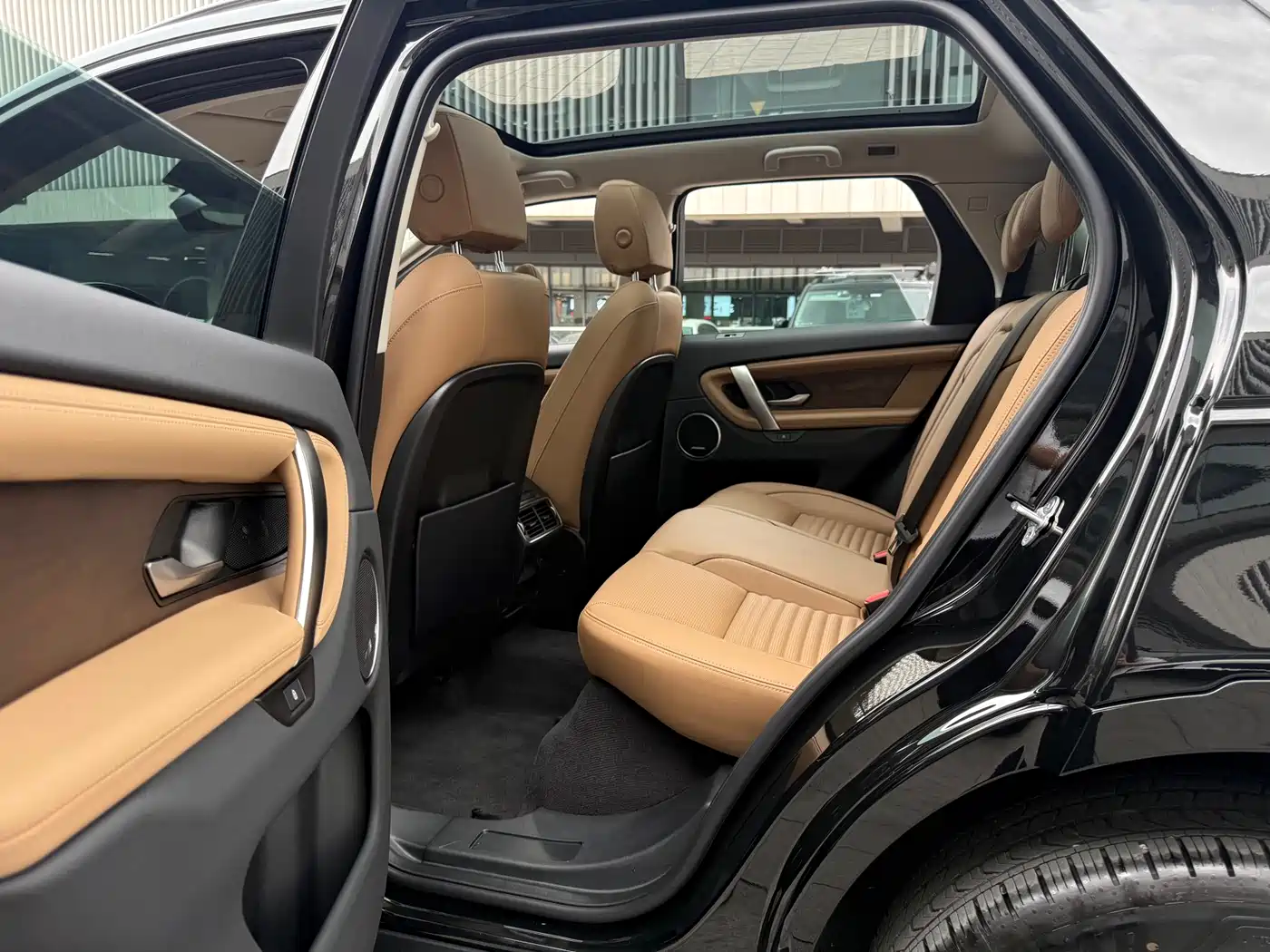 Land Rover Discovery Sport 2025 249PS Performance Tech Edition фото 24