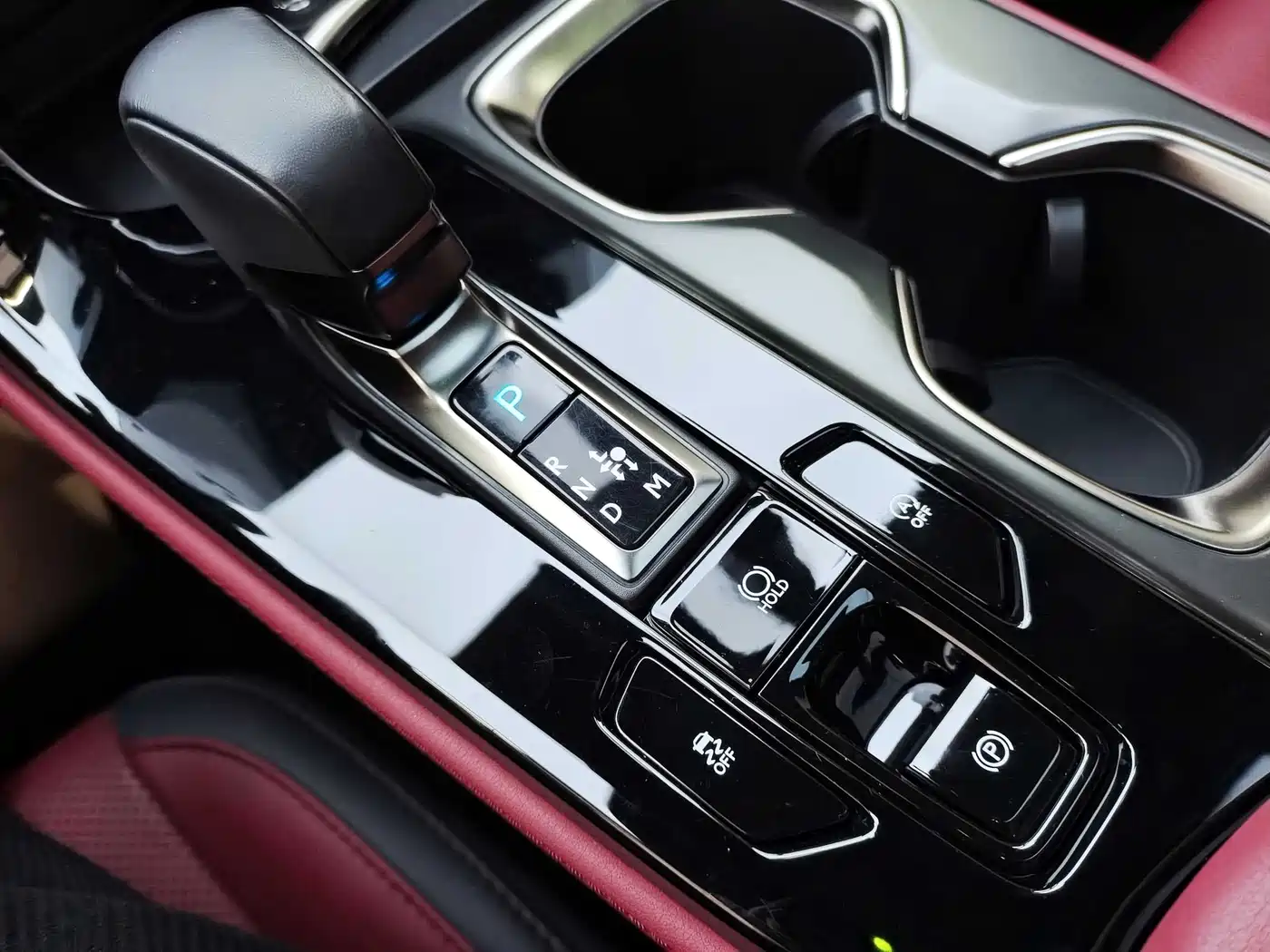 Lexus NX 2023 260 FWD Joy Creation Edition фото 15