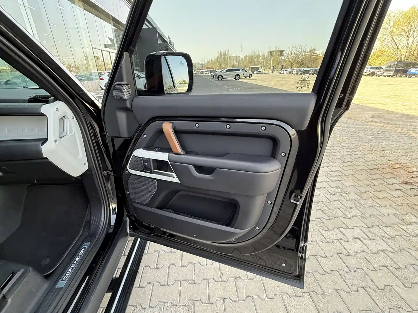 Land Rover Defender 2024 110 3.0T P400 X-DYNAMIC HSE фото 14