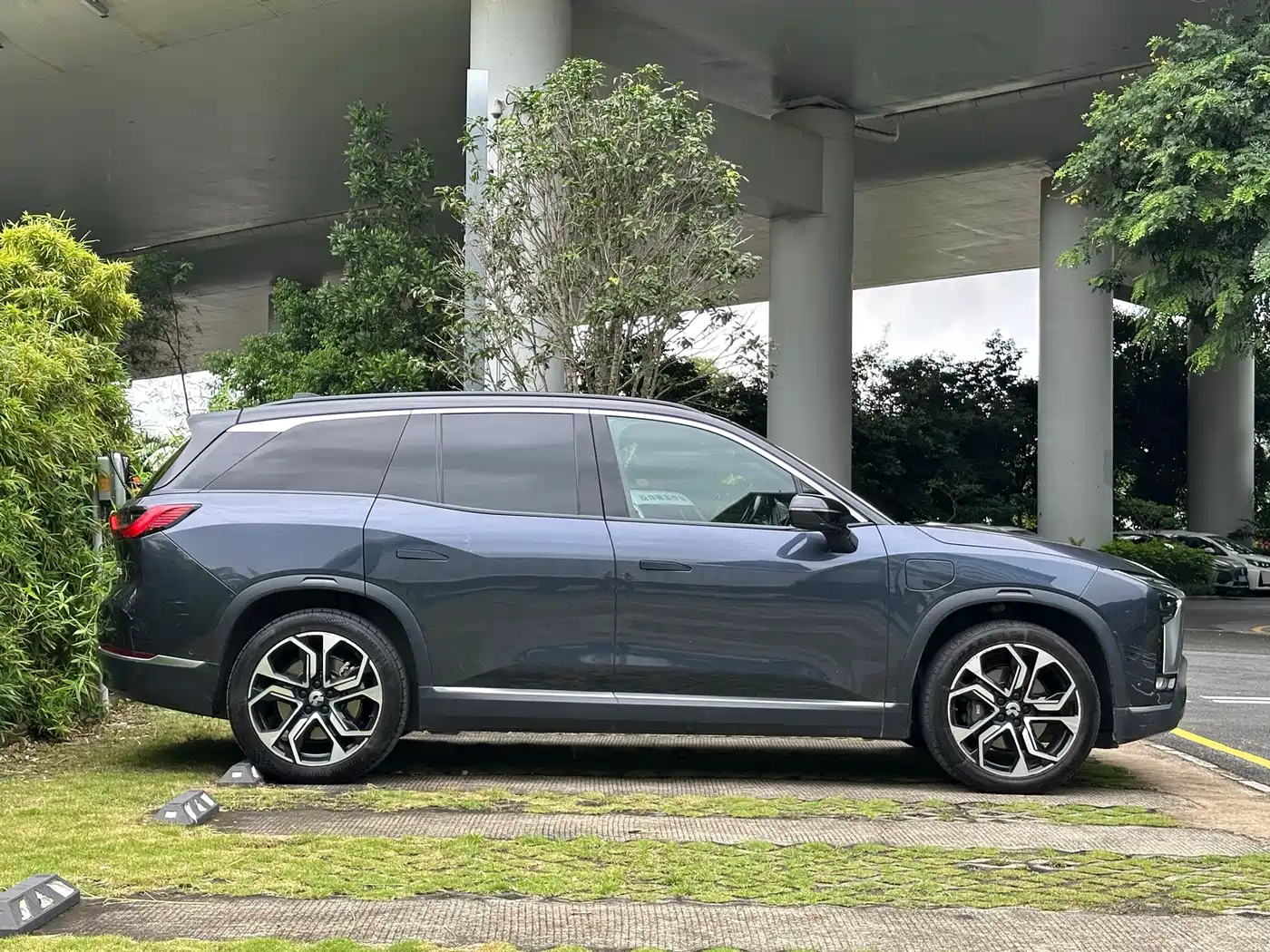 NIO ES8 2022 2020 Model 580KM Signature Edition 6-Seater