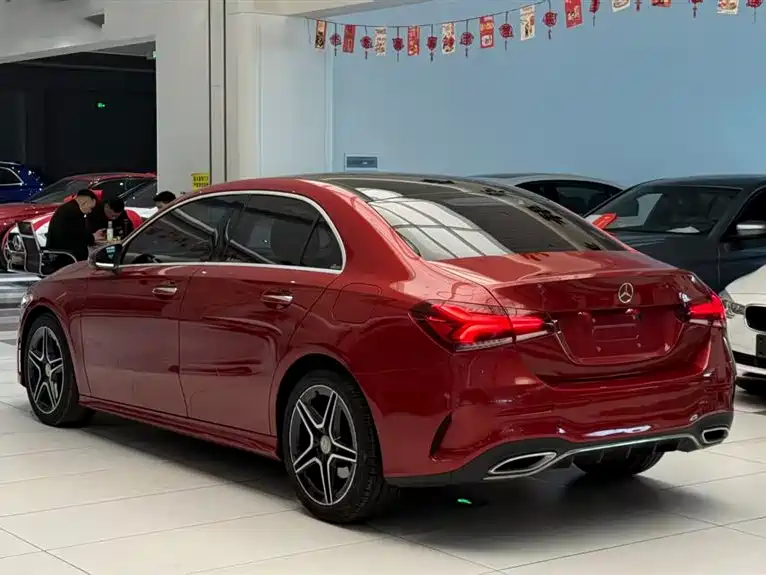 Mercedes-Benz A-Class 2019 A 200 L Sport Sedan фото 7