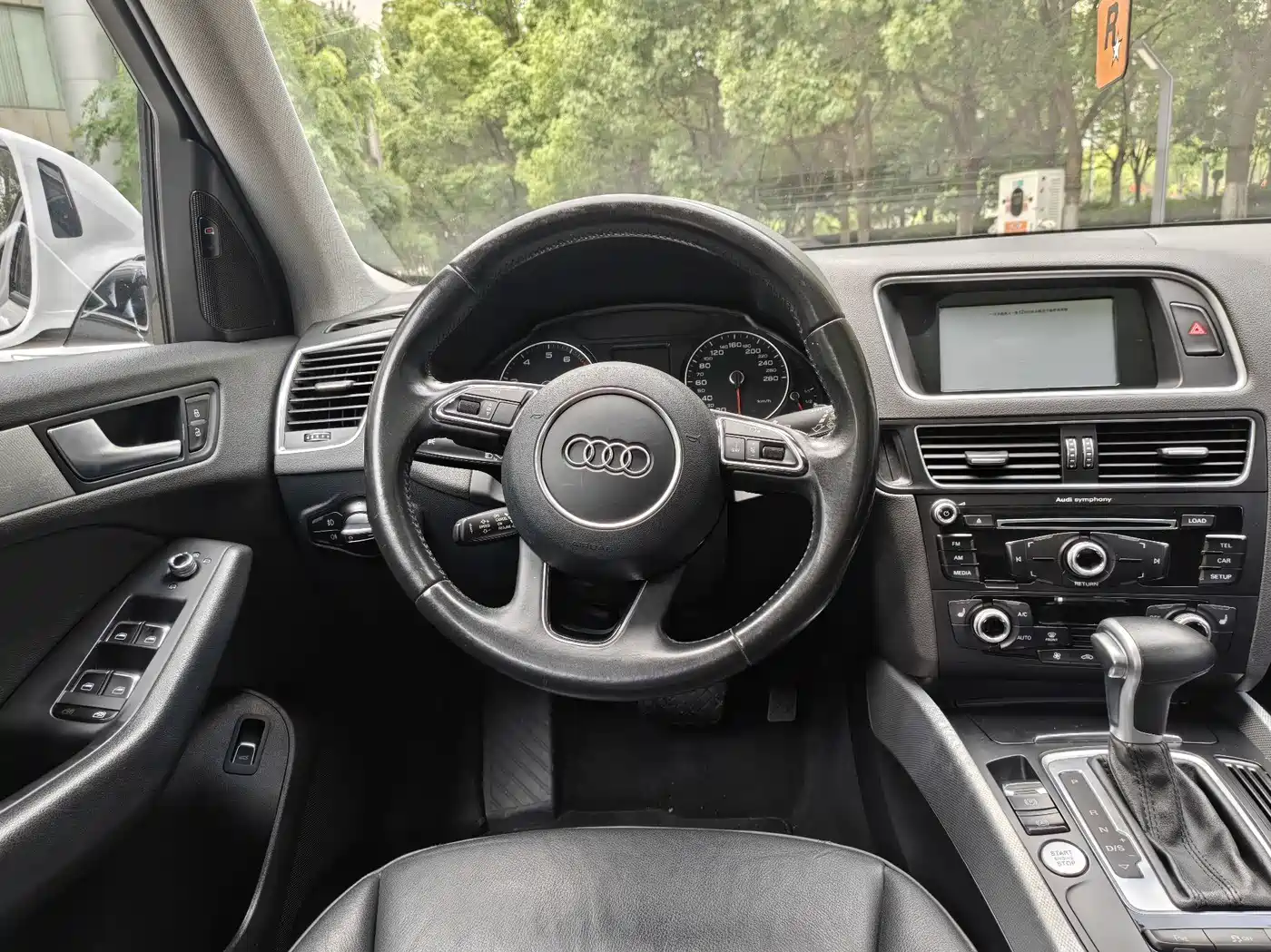 Audi Q5 2017 40 TFSI Technology фото 12