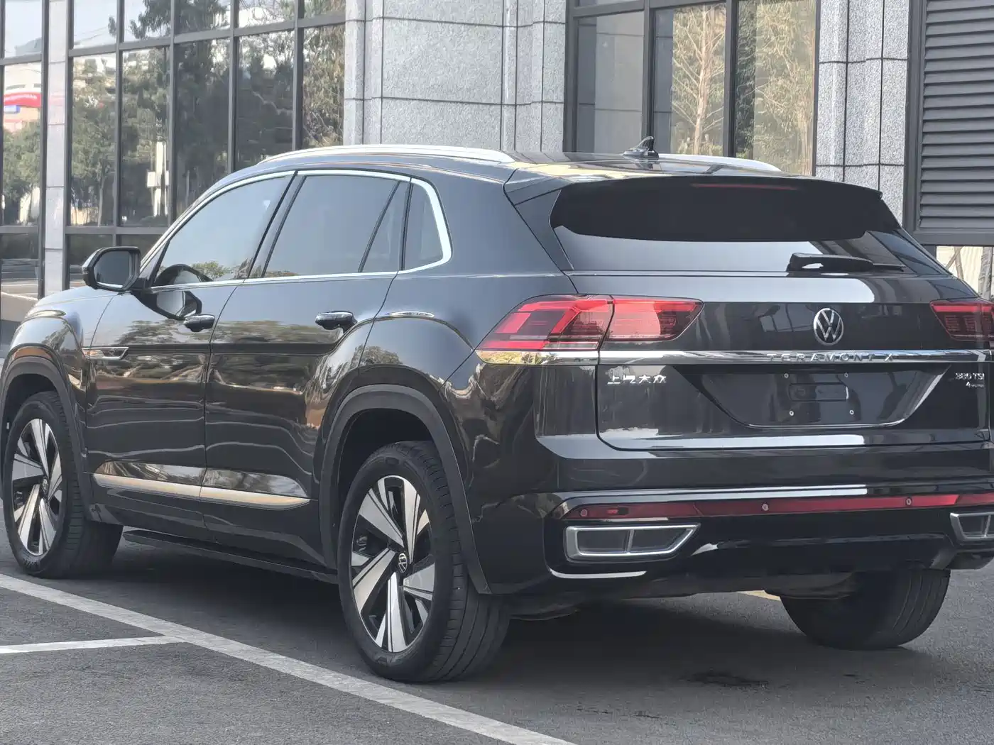 Volkswagen Teramont 2021 Teramont X 380TSI 4WD Premium Luxury Edition фото 4