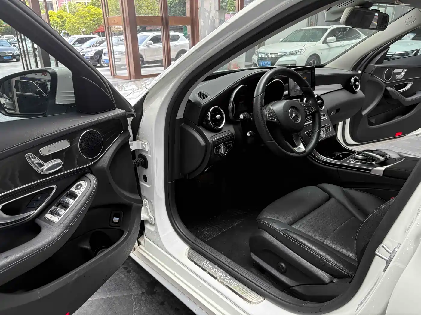 Mercedes-Benz C-Class 2017 Facelift C 200 L Sport Edition фото 4