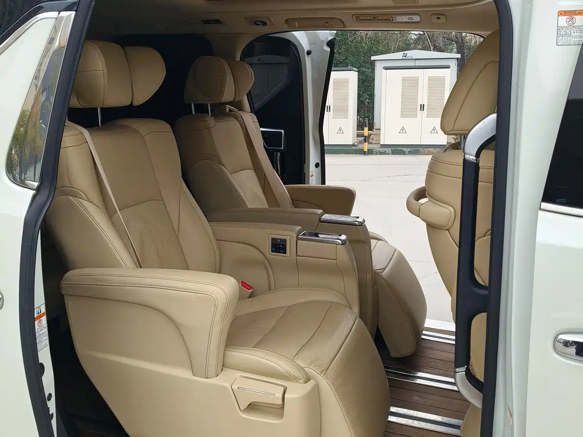Toyota Alphard 2018 Facelift 3.5L Luxury Edition фото 5