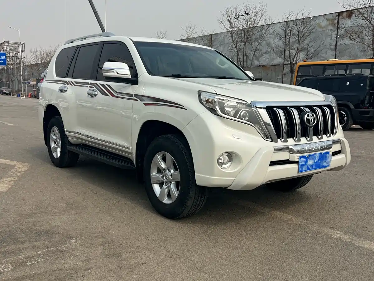 Toyota Prado (Import) 2014 2.7L Automatic Luxury фото 2