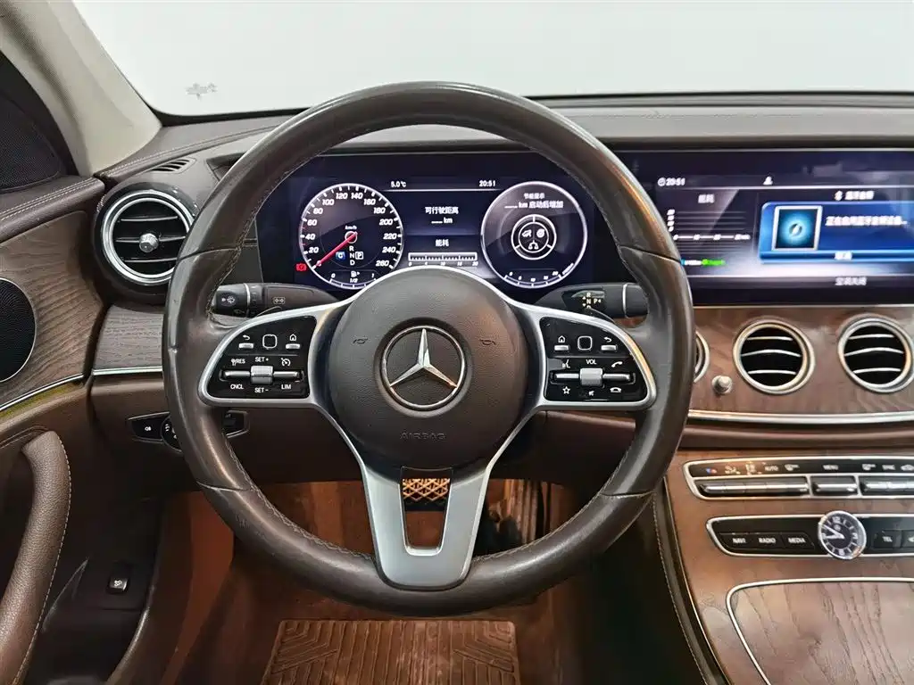 Mercedes-Benz E-Class 2020 E 260 L фото 11