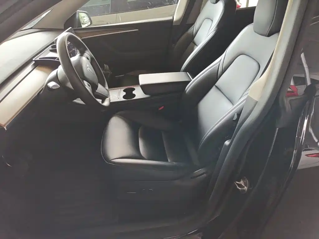Фото 15 - Tesla Model Y