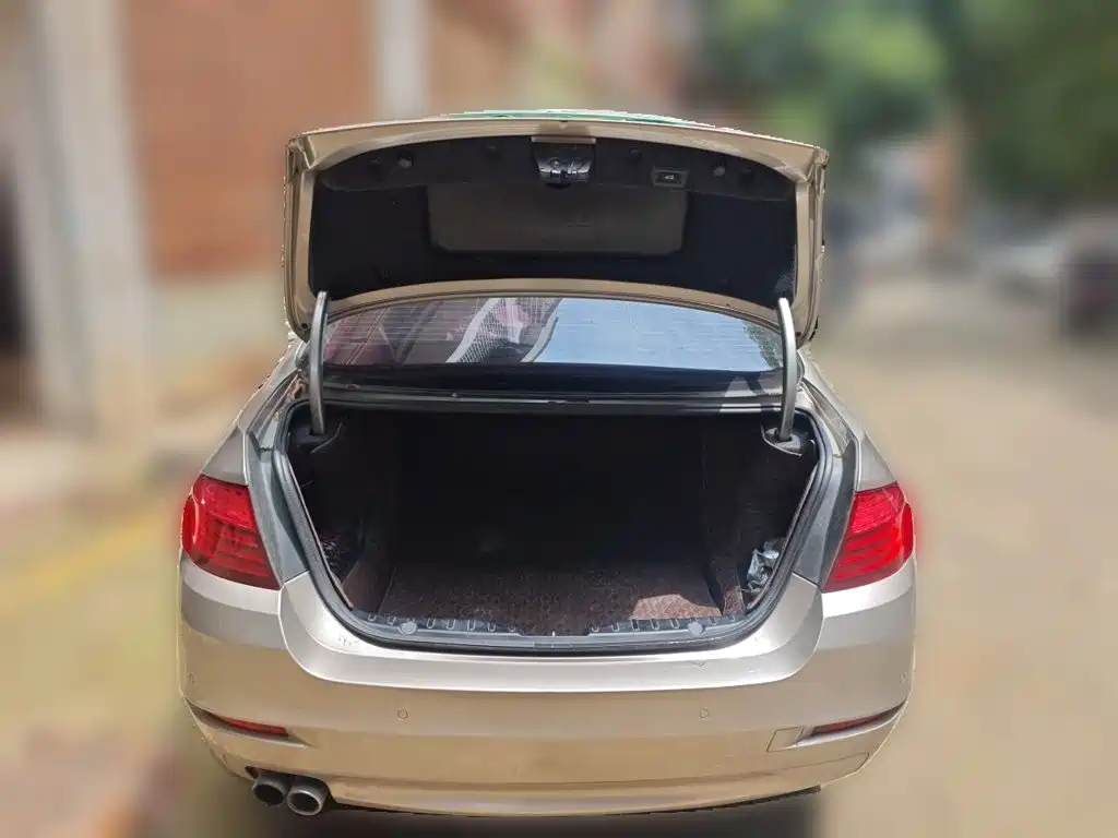 Фото 15 - BMW 5 Series
