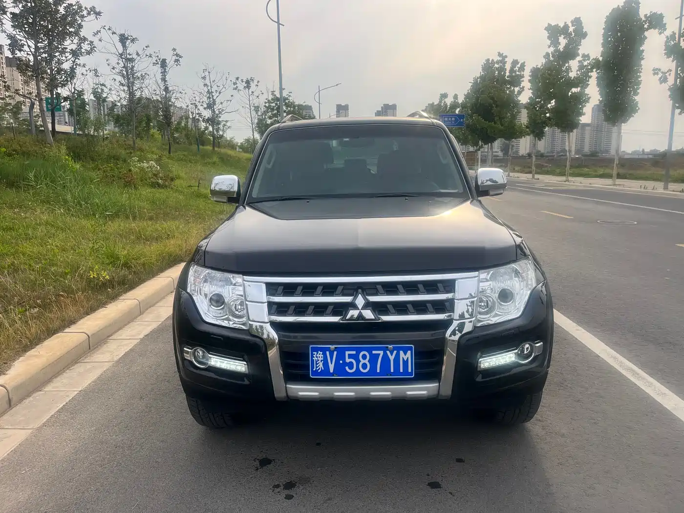 Mitsubishi Pajero (Import) 2016 3.0L Automatic Luxury (China IV) фото 2
