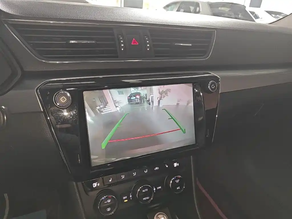 Škoda Superb 2019 TSI280 DSG Comfort Edition фото 13