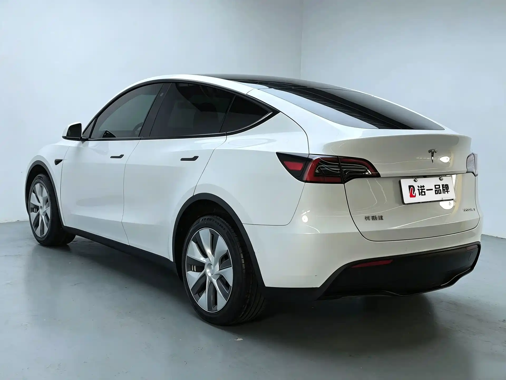 Photo 2 - Tesla Model Y