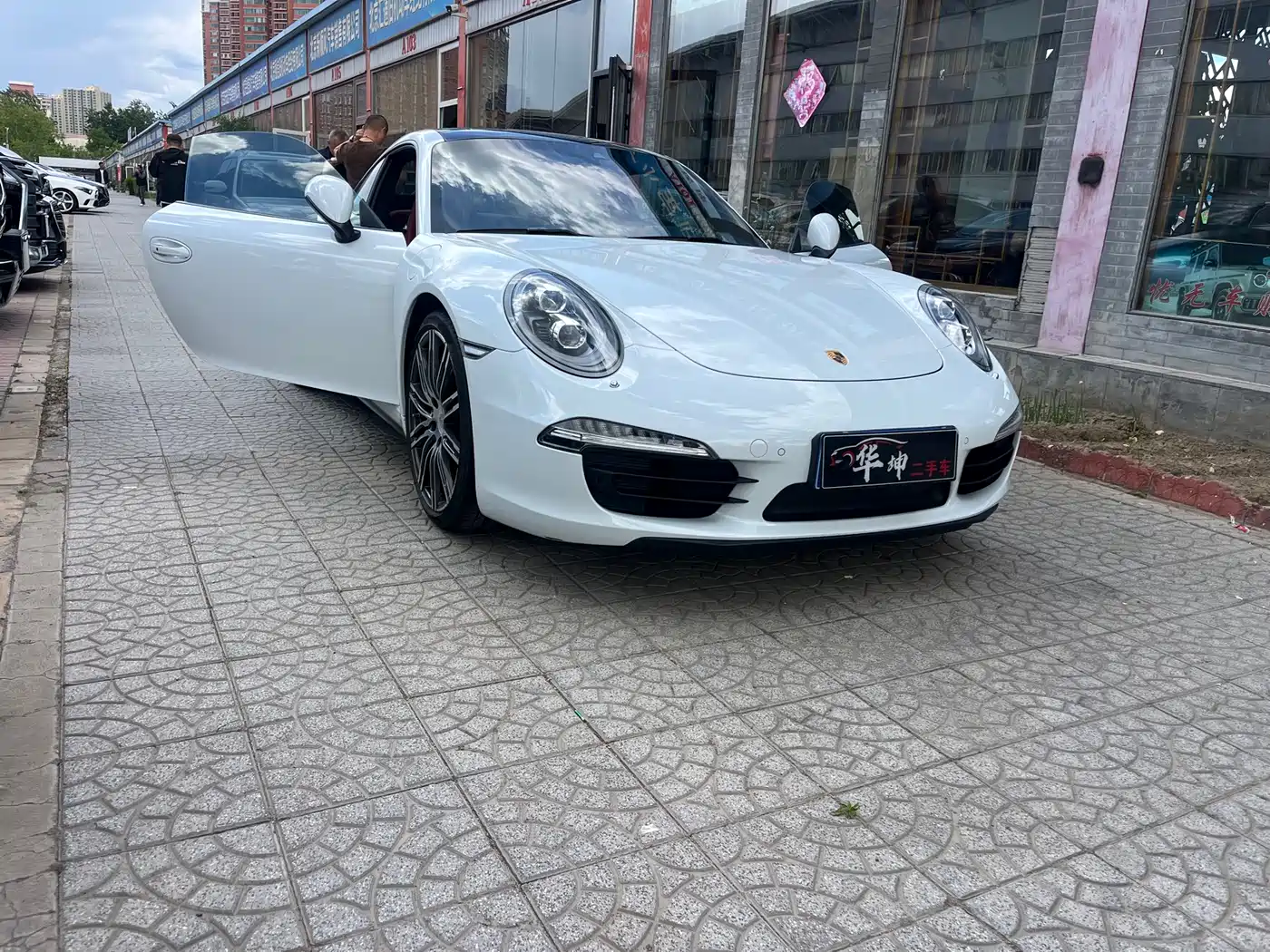 Porsche 911 2015 Carrera 4 3.4L Style Edition фото 23