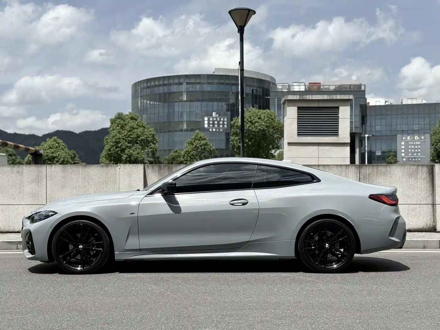 BMW 4 Series 2023 425i M Sport Shadowline Package фото 3