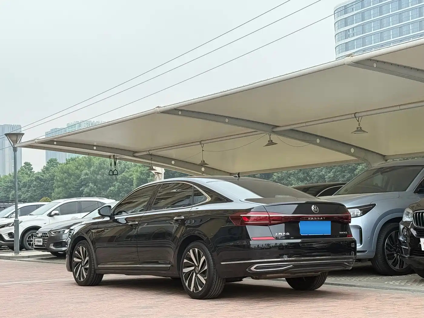Volkswagen Passat 2022 330TSI Elite Edition фото 3