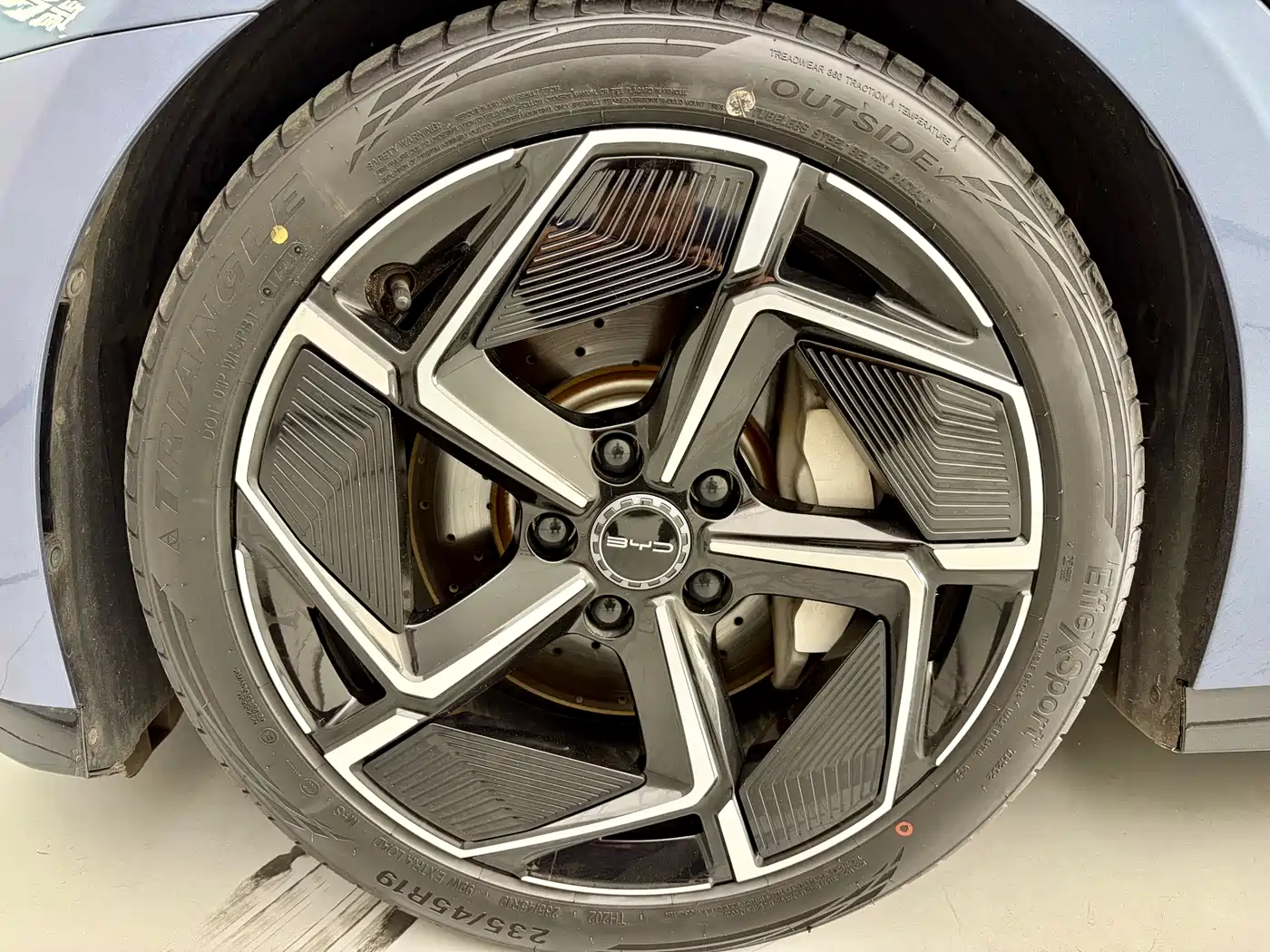 BYD Seal 2023 Champion Edition 700km Performance фото 16
