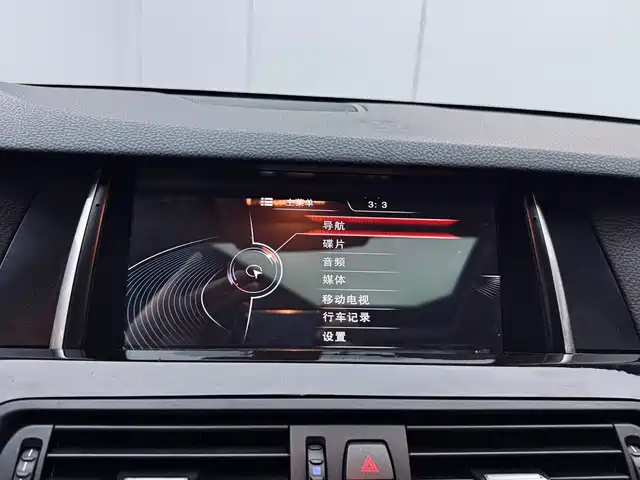 BMW 5 Series 2017 525Li Leading Edition — фото 3