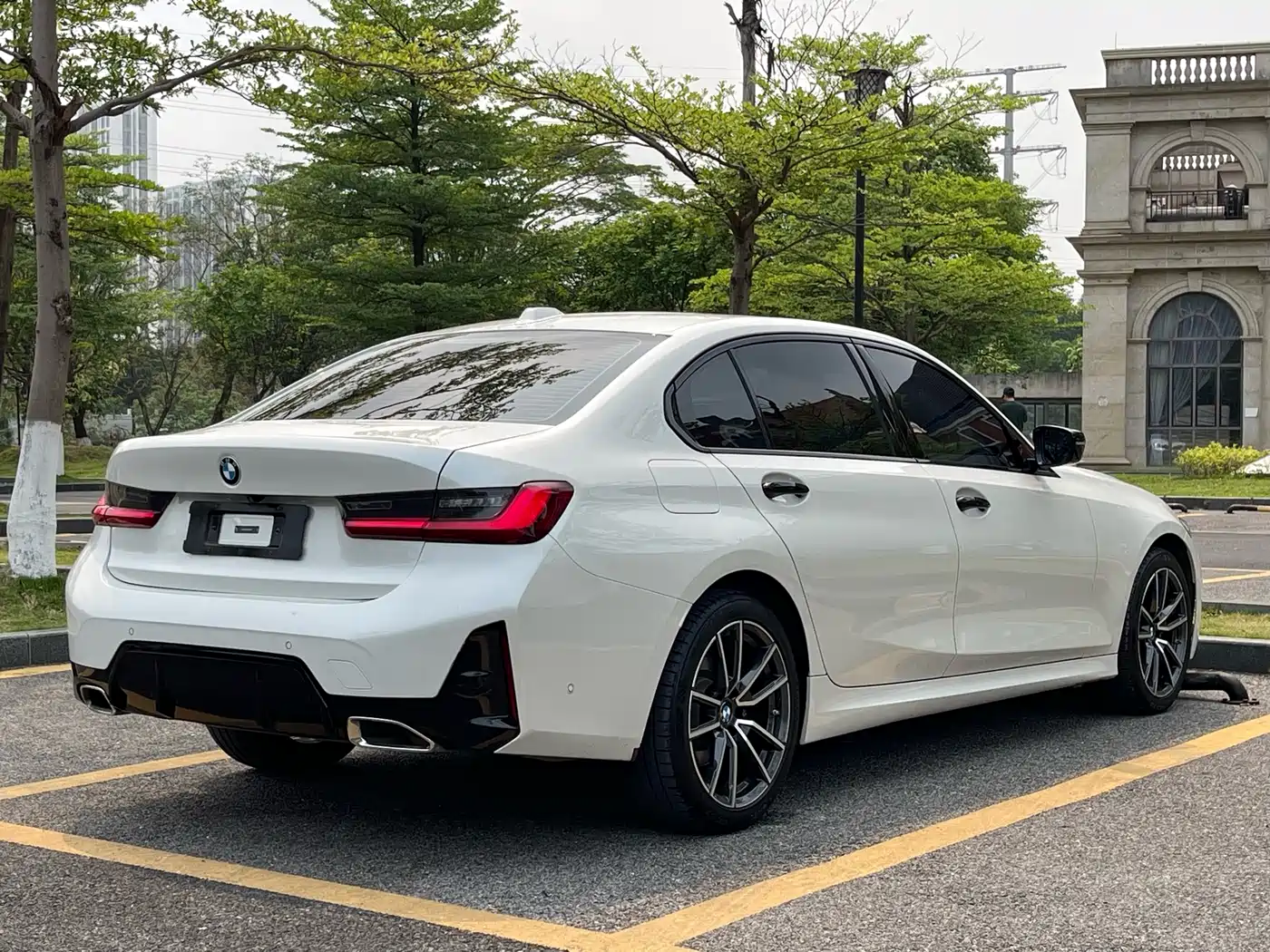 BMW 3 Series 2025 325Li M Sport Package фото 4