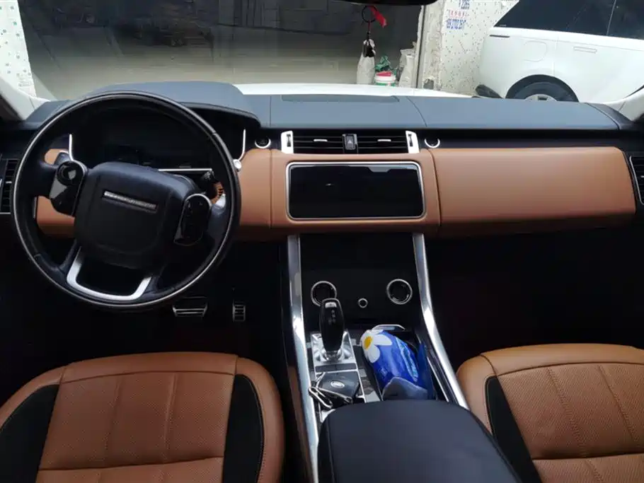 Land Rover Range Rover Sport 2022 3.0 L6 Gloss Black Edition фото 12