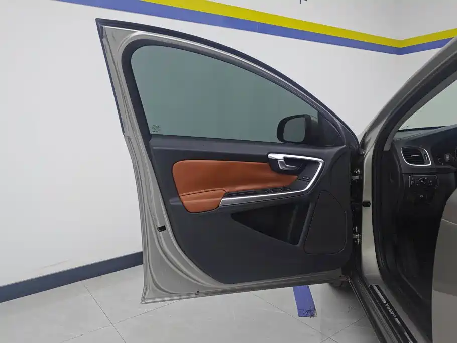 Volvo S60 2015 2015 S60L 2.0T Smart Vision