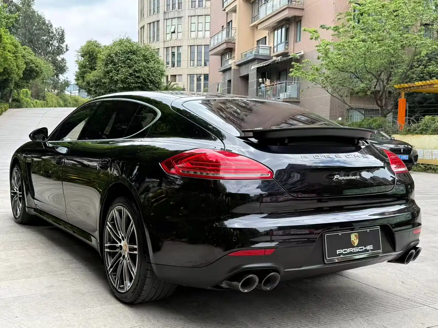 Porsche Panamera 2016 Panamera Executive Edition 3.0T фото 38