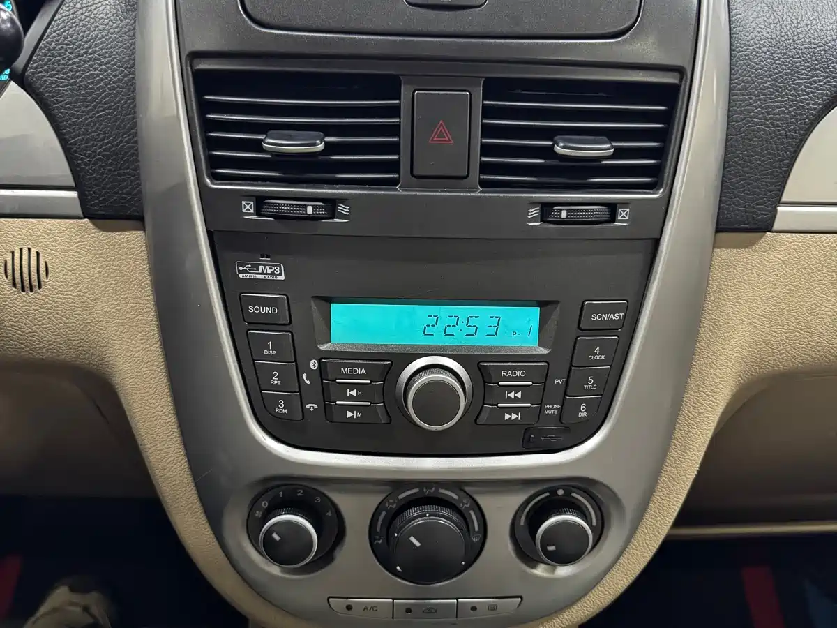 Buick Excelle 2011 1.6LX-AT фото 13