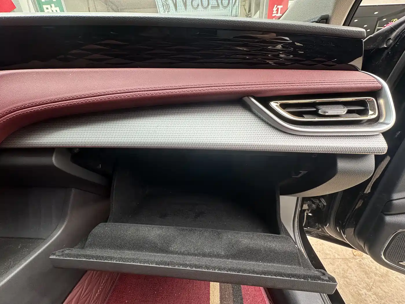 Hongqi H5 2024 1.5T DCT Smart Connect Flag Rhythm Edition фото 18