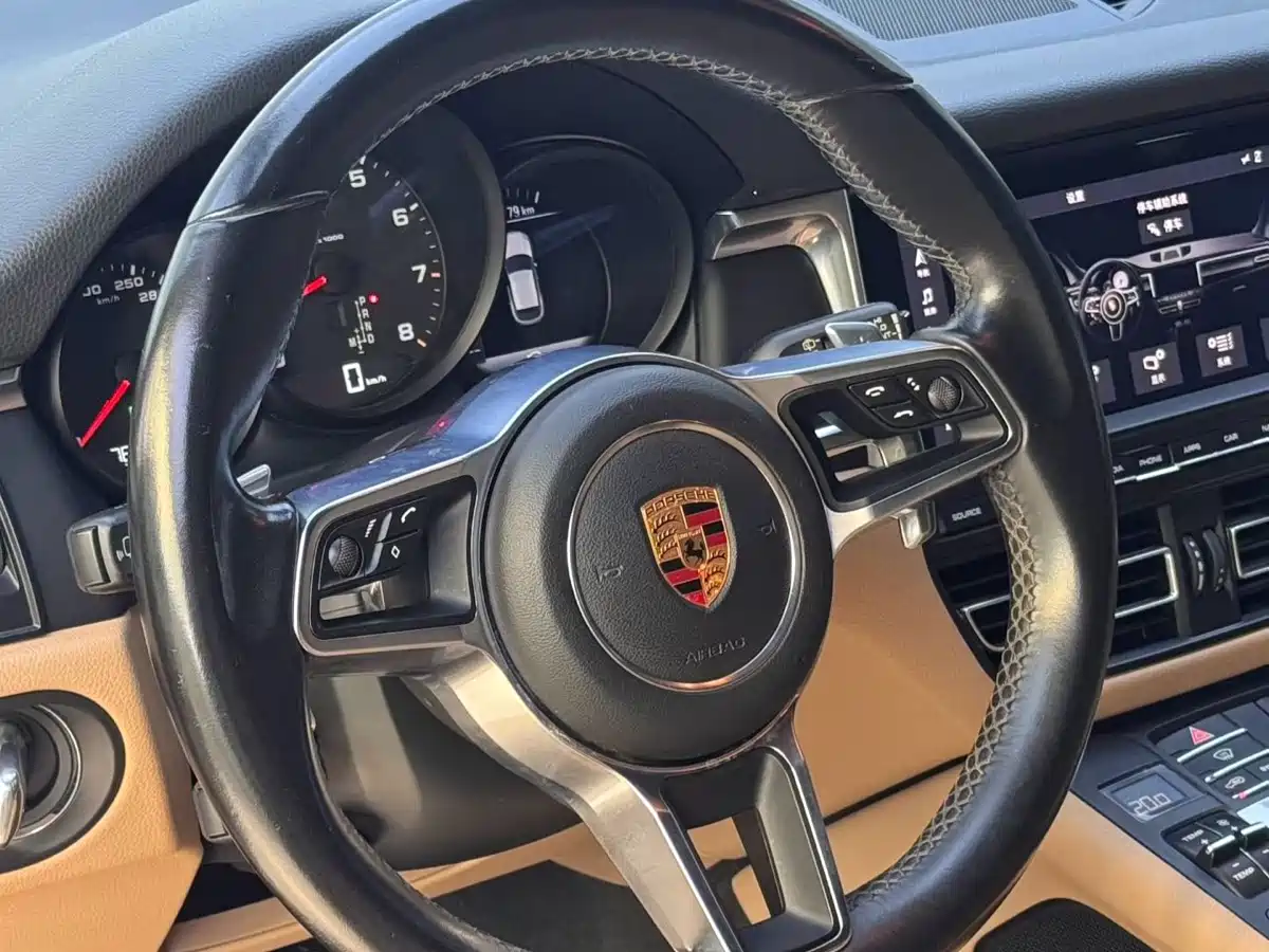 Porsche Macan 2018 Macan 2.0T фото 2